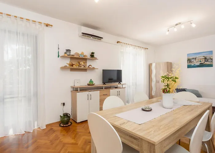 2 Bedroom Stunning In * نجيفيش