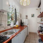 2 Bedroom Stunning In 니바이스