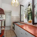 2 Bedroom Stunning In *